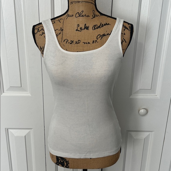 EUC A New Day White Ribbed Scoop Neck Tank Top - Picture 1 of 8
